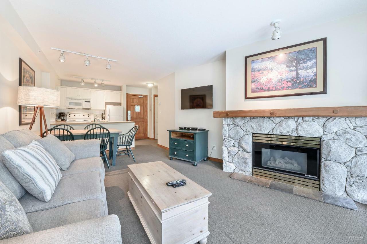 The Best Top Floor Ski-In/Ski-Out At The Aspens Whistler Exterior foto